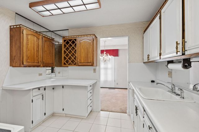 2409 Unity Avenue N, Golden Valley, MN 55422