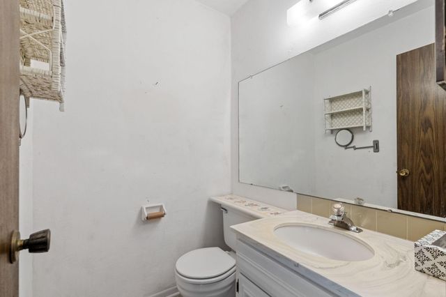 2409 Unity Avenue N, Golden Valley, MN 55422