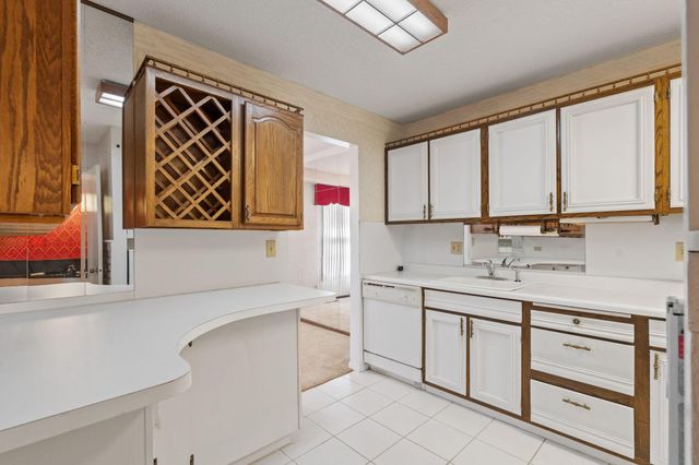 2409 Unity Avenue N, Golden Valley, MN 55422