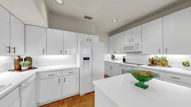 4945 BAYSHORE BOULEVARD 4945, Tampa, FL 33611