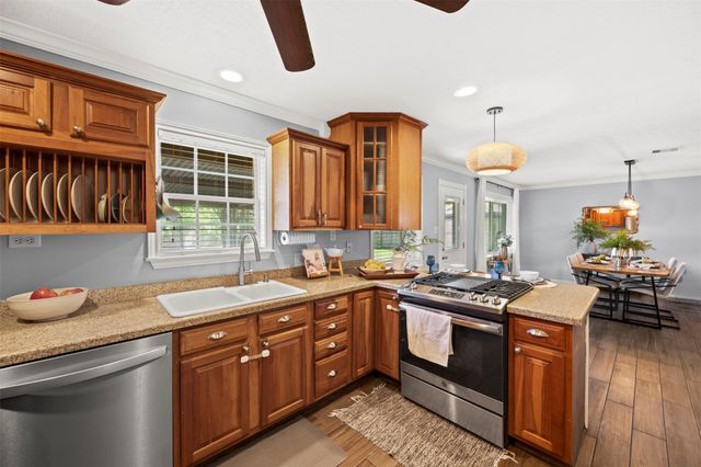 5334 Saxon Drive, Houston, TX 77092