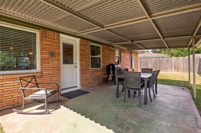 5334 Saxon Drive, Houston, TX 77092