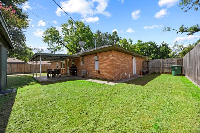 5334 Saxon Drive, Houston, TX 77092