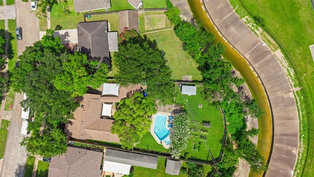 5334 Saxon Drive, Houston, TX 77092