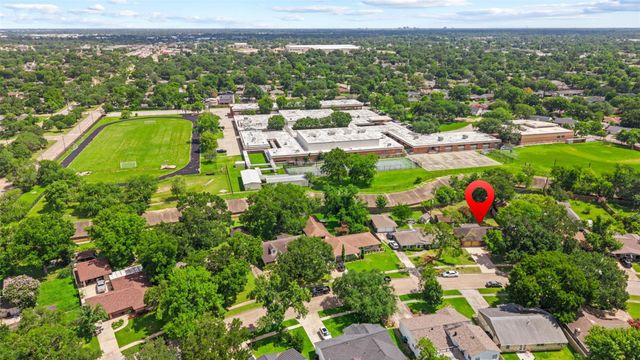 5334 Saxon Drive, Houston, TX 77092