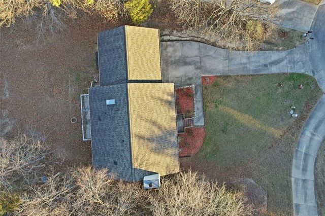 156 Cedar Bluff Court, Thomasville, NC 27360