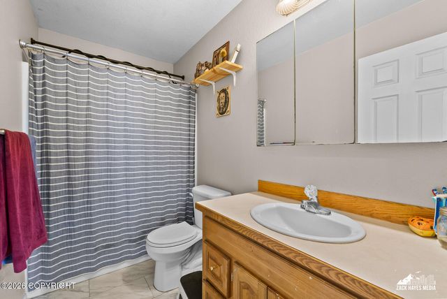 11706 E Jenny Circle, Palmer, AK 99645