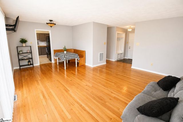 150 Greenway Drive, Cowpens, SC 29330