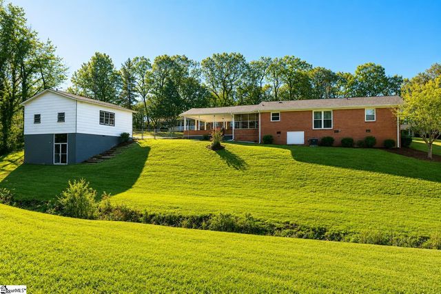 150 Greenway Drive, Cowpens, SC 29330