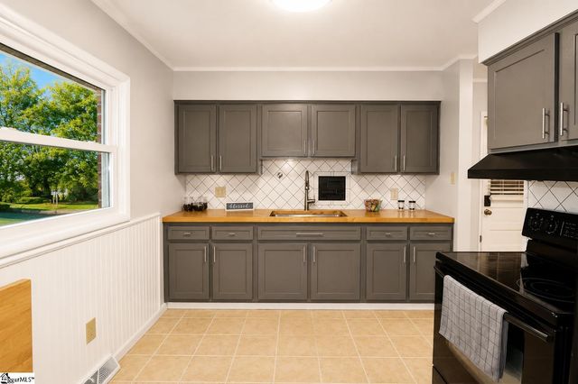 150 Greenway Drive, Cowpens, SC 29330