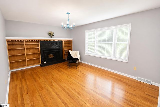 150 Greenway Drive, Cowpens, SC 29330