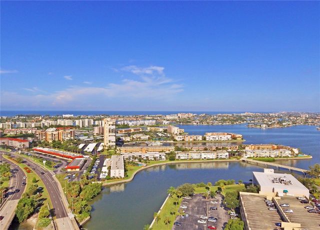 7425 BAY ISLAND DRIVE S 103, South Pasadena, FL 33707