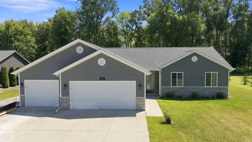 9475 Folkert Road, Clay Twp, MI 48001