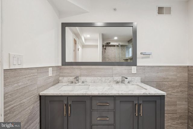 1710 W SEYBERT ST, Philadelphia, PA 19121