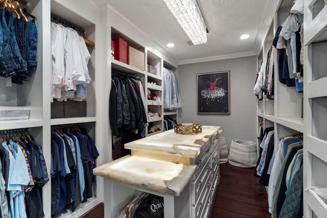 9 Charleston Street S, Sugar Land, TX 77478
