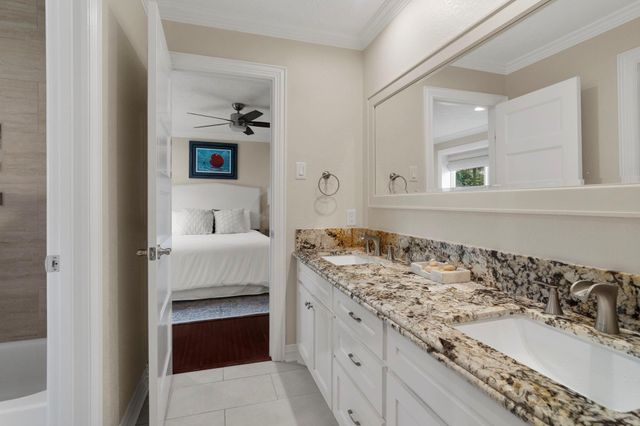 9 Charleston Street S, Sugar Land, TX 77478