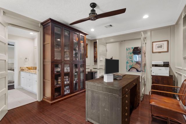 9 Charleston Street S, Sugar Land, TX 77478