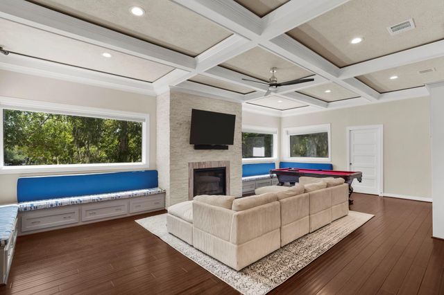 9 Charleston Street S, Sugar Land, TX 77478