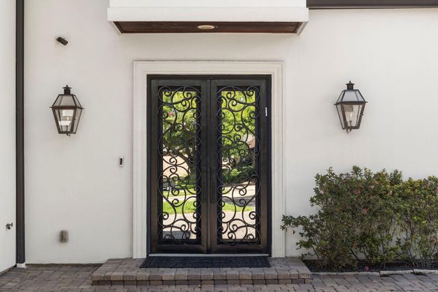 9 Charleston Street S, Sugar Land, TX 77478