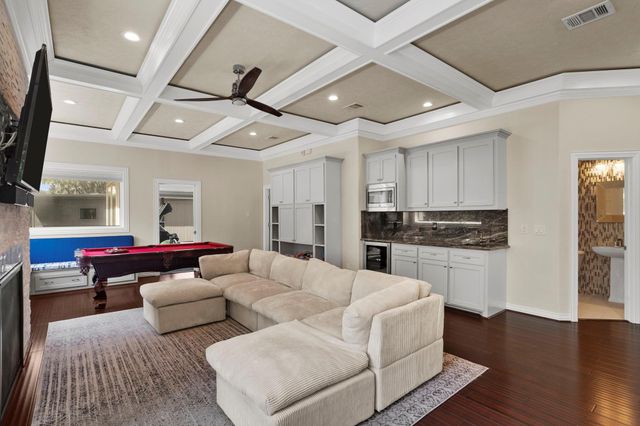 9 Charleston Street S, Sugar Land, TX 77478