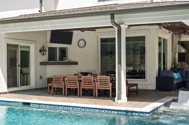 9 Charleston Street S, Sugar Land, TX 77478