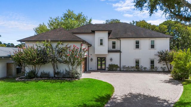 9 Charleston Street S, Sugar Land, TX 77478