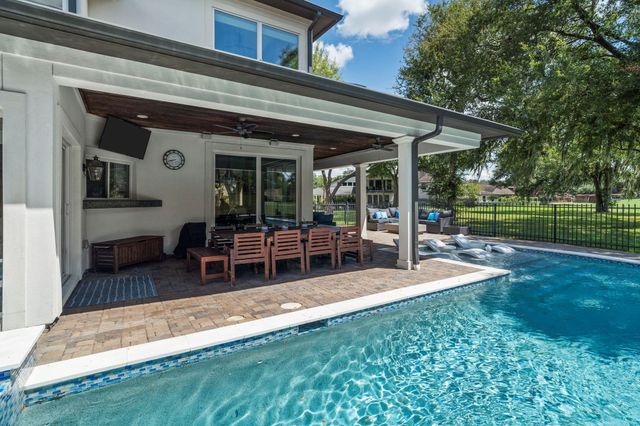 9 Charleston Street S, Sugar Land, TX 77478