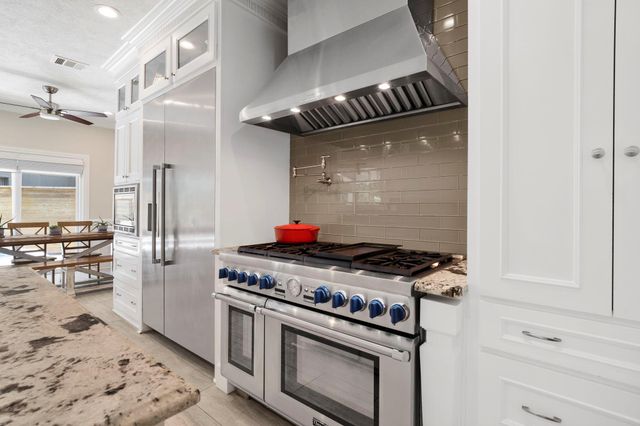 9 Charleston Street S, Sugar Land, TX 77478