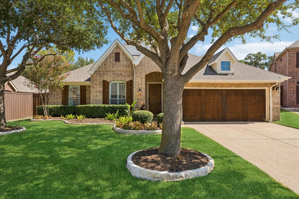 2403 Laguna Lane, Arlington, TX 76012 — exterior