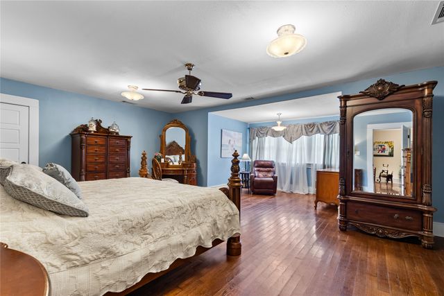 1319 S Crockett Street, Sherman, TX 75090