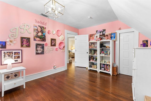 1319 S Crockett Street, Sherman, TX 75090