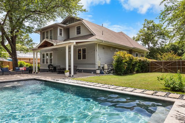 1319 S Crockett Street, Sherman, TX 75090