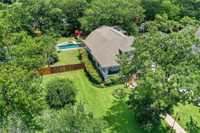 1319 S Crockett Street, Sherman, TX 75090