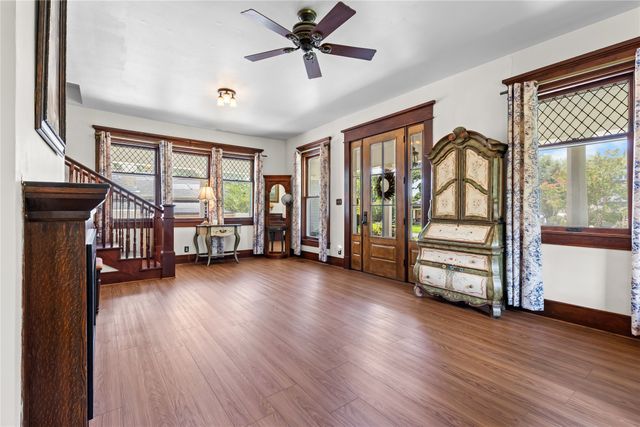 1319 S Crockett Street, Sherman, TX 75090