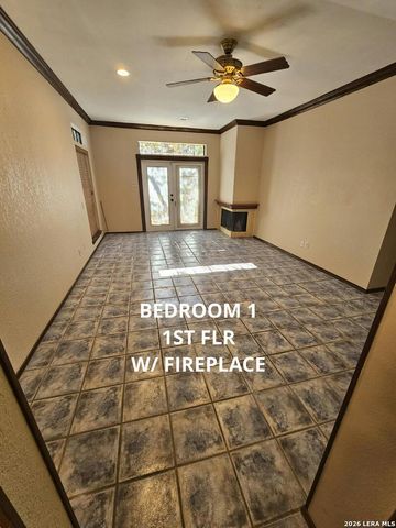 7 Donore SQ, San Antonio, TX 78229