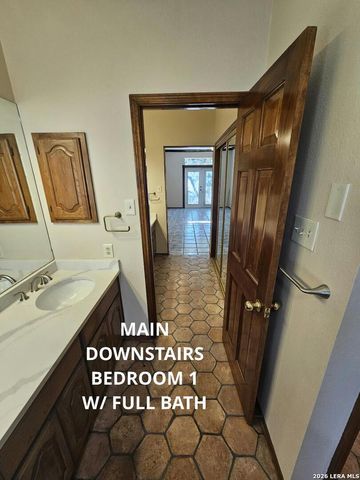 7 Donore SQ, San Antonio, TX 78229