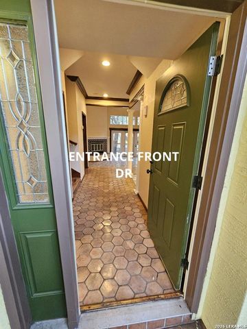 7 Donore SQ, San Antonio, TX 78229