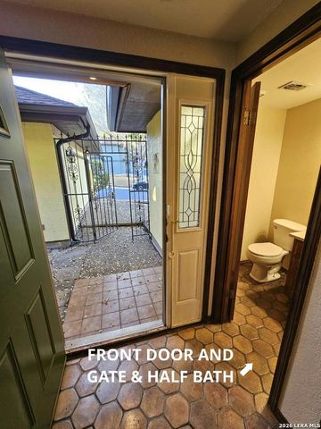 7 Donore SQ, San Antonio, TX 78229