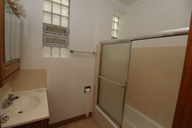 1335 W huron Street 1R, Chicago, IL 60642