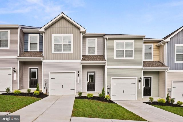 26 PADDINGTON ST, Falling Waters, WV 25419