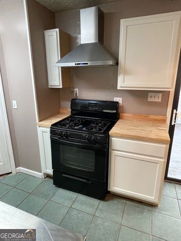 2884 Mountbery Drive, Snellville, GA 30039