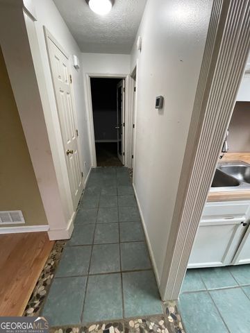 2884 Mountbery Drive, Snellville, GA 30039