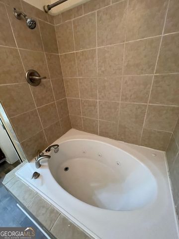 2884 Mountbery Drive, Snellville, GA 30039
