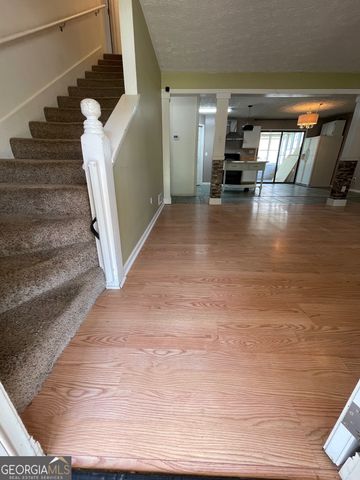 2884 Mountbery Drive, Snellville, GA 30039