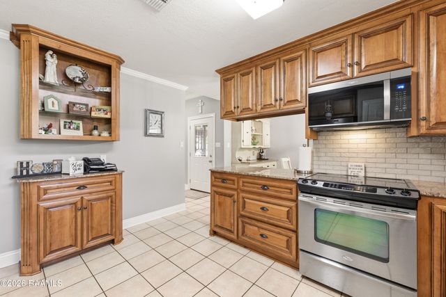 7711 Main Highway, St. Martinville, LA 70582