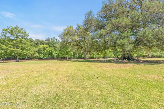 7711 Main Highway, St. Martinville, LA 70582