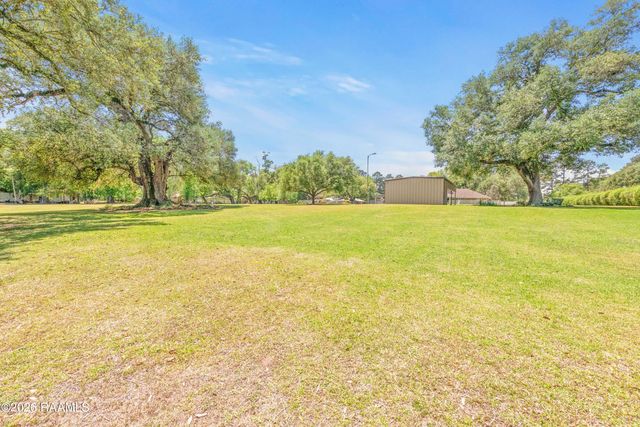 7711 Main Highway, St. Martinville, LA 70582