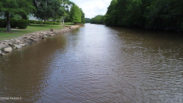 7711 Main Highway, St. Martinville, LA 70582