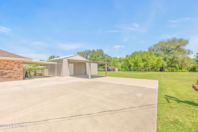 7711 Main Highway, St. Martinville, LA 70582