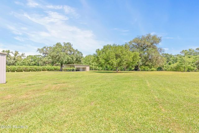 7711 Main Highway, St. Martinville, LA 70582